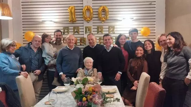 Así fue el cumpleaños de la centenaria Maruja Llaneza García