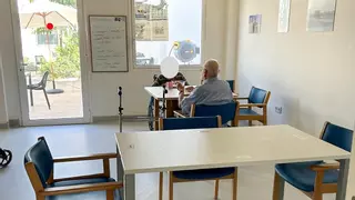 Madrid ofrecerá cursos a personas migrantes para trabajar en el sector de la dependencia
