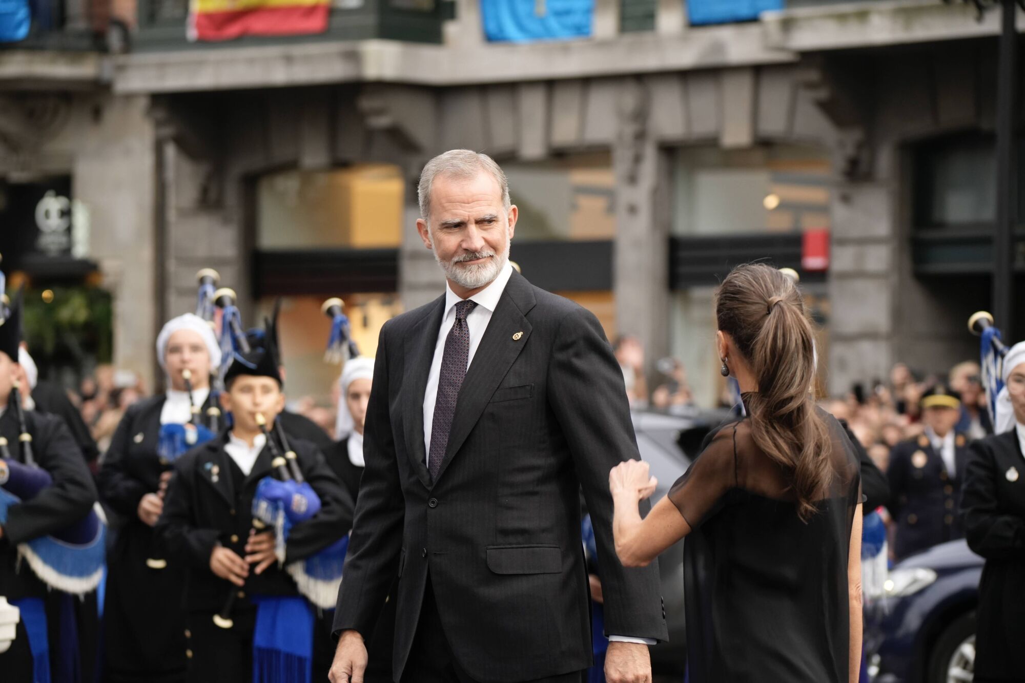Así fue la llegada de los invitados a los premios "Princesa de Asturias" y su paso por la alfombra azul