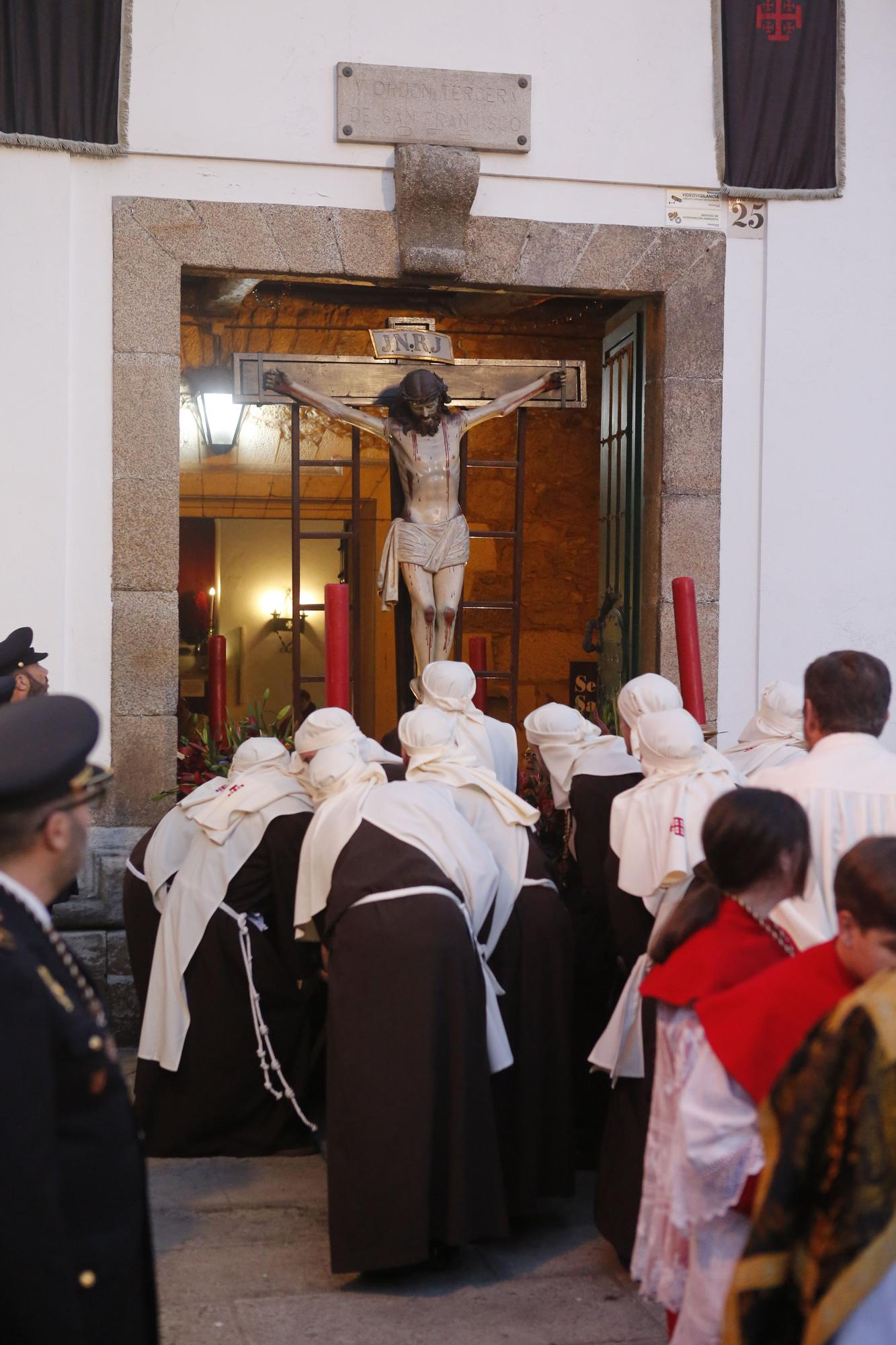 Semana Santa A Coruña: el Cristo del Buen Consuelo recorre la Ciudad Vieja