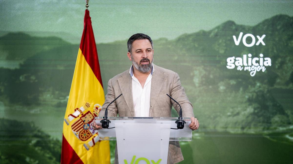 El líder de Vox, Santiago Abascal, valora este domingo los resultados de las elecciones gallegas