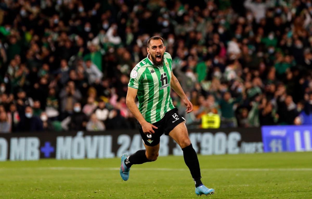 Borja Iglesias celebrando un gol del Betis en la final de la Copa del Rey