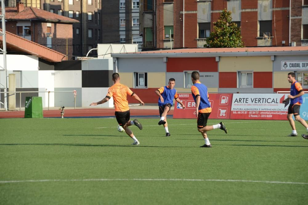 Primer entrenamiento del Caudal Deportivo de Mieres