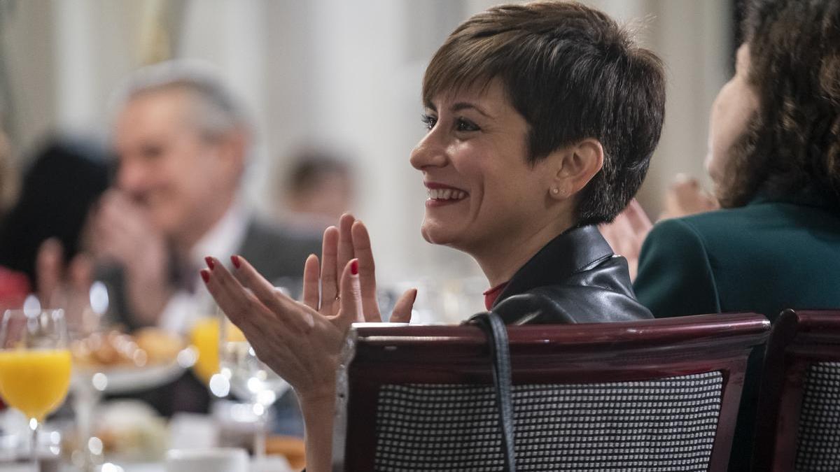 La portavoz del Gobierno, Isabel Rodríguez, este jueves, en el desayuno informativo de Europa Press con la presidenta de la Rioja, Concha Andreu.