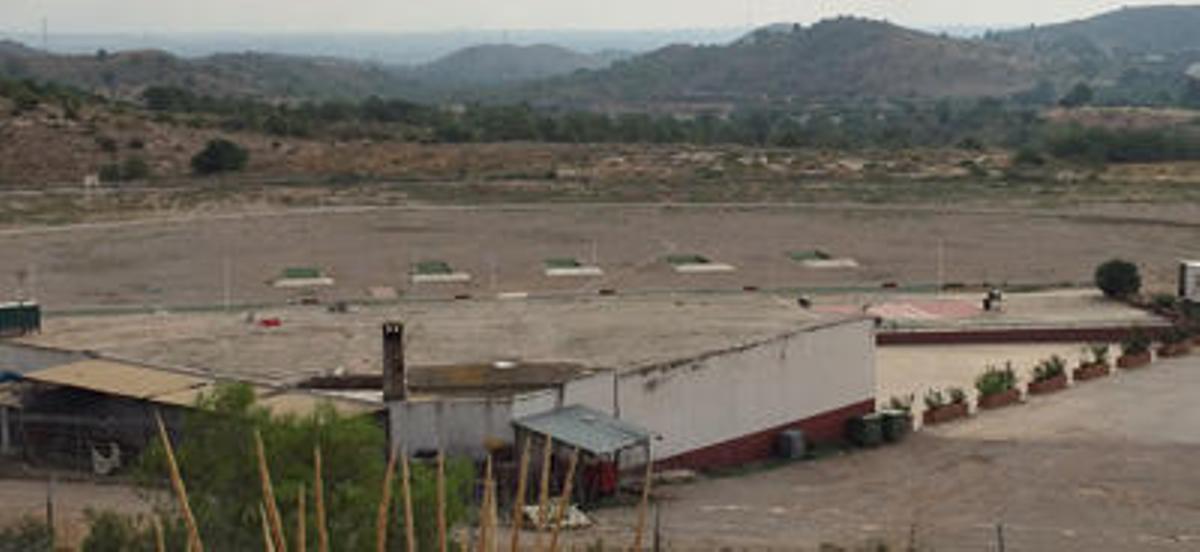 Riba-roja prohíbe la suelta de pichones y animales vivos en el campo de tiro