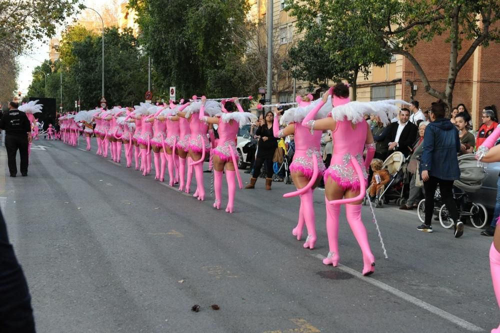 Vistabella saca su carnaval a las calles