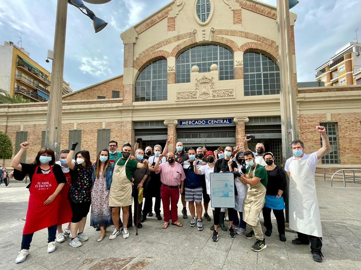 Comerciantes celebran el "Importante" para el comercio esencial en la persona de Vanessa Cárdenas