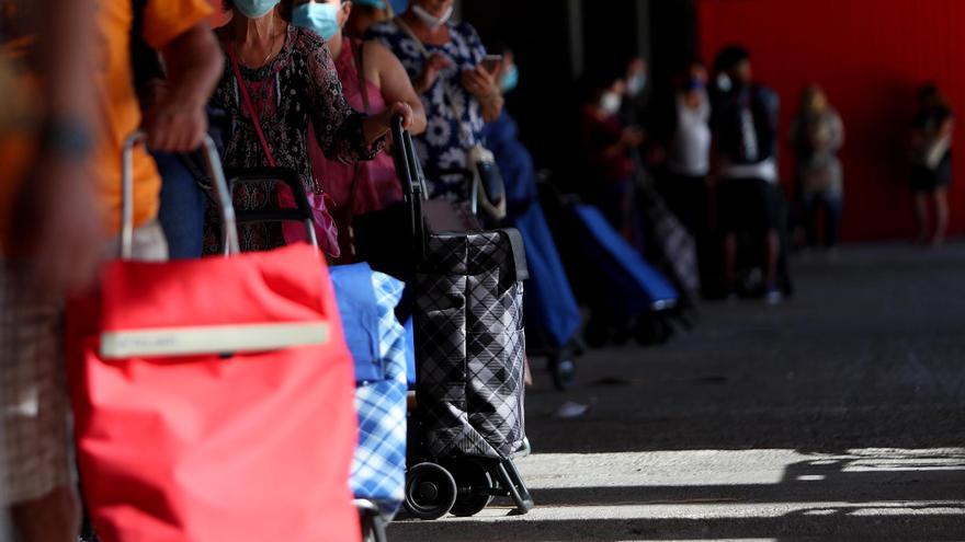 Unas 9.000 familias valencianas podrán optar a las tarjetas monedero para la compra de alimentos