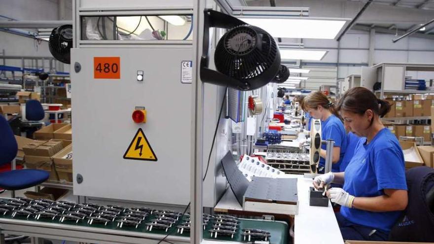 Trabajadoras de Aludec en Ponte Caldelas