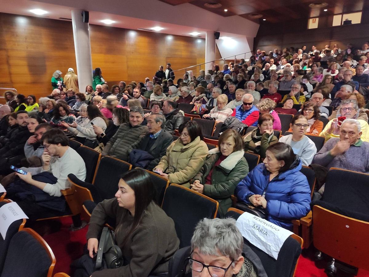 La gala benéfica de Agaela en Bueu