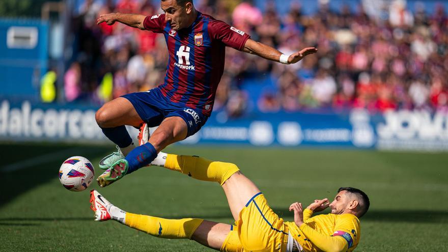 El Eldense empata en Alcorcón con el futuro de Estévez en el aire (0-0)