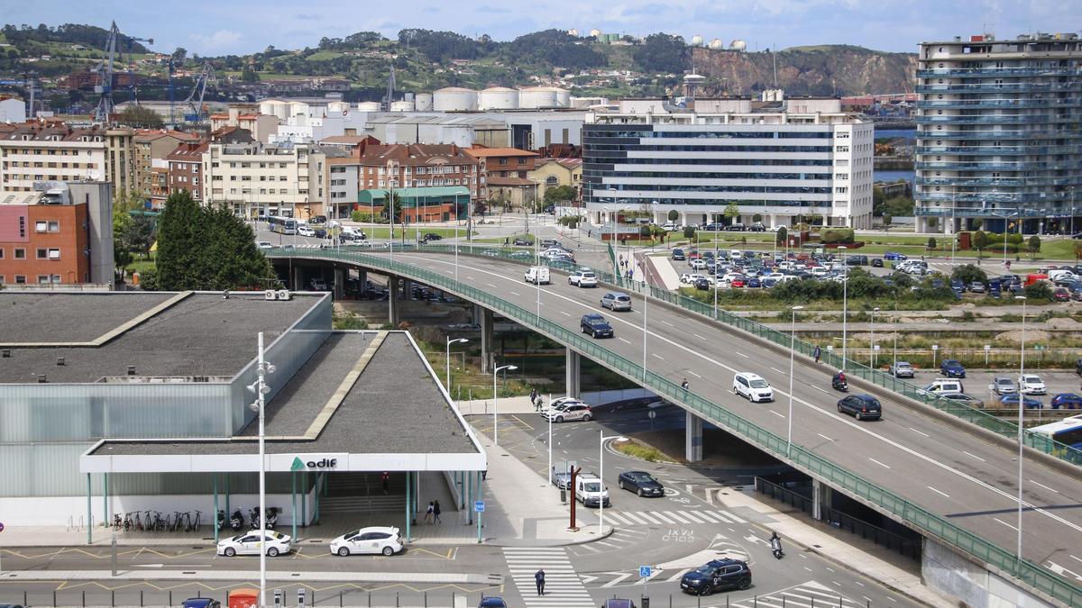 Vista del puente de Carlos Marx y la estación provisional.