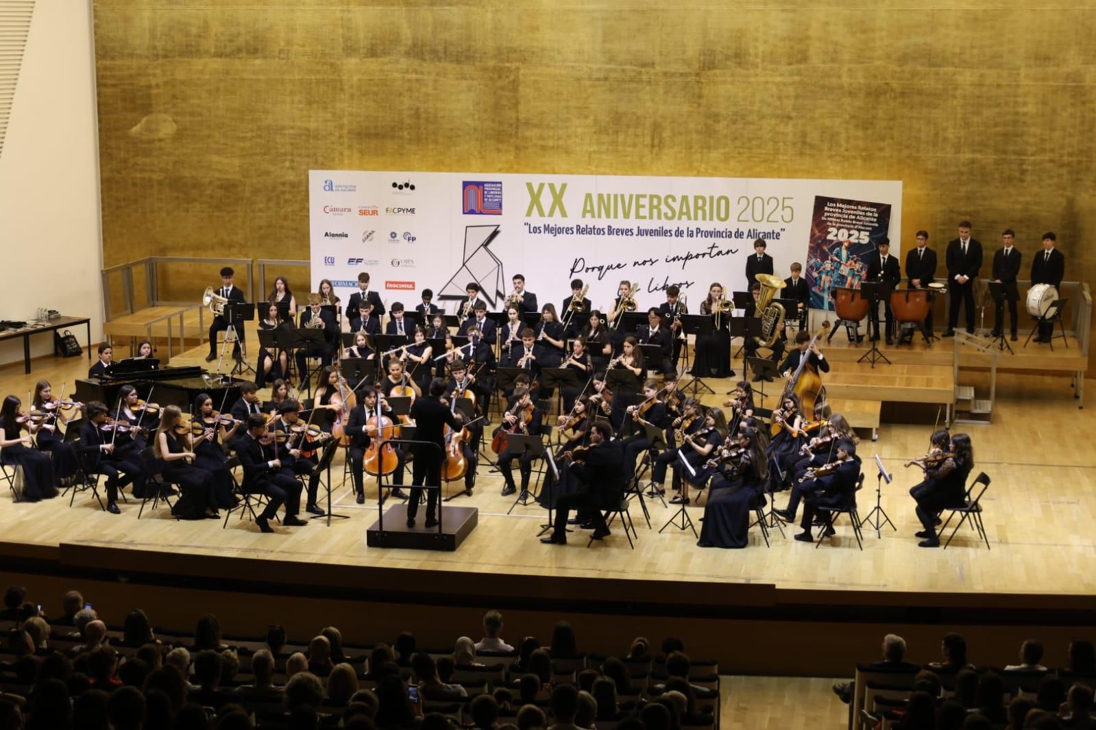 Entrega de premios en el ADDA del XX Concurso de los Mejores Relatos Breves Juveniles de la Provincia de Alicante