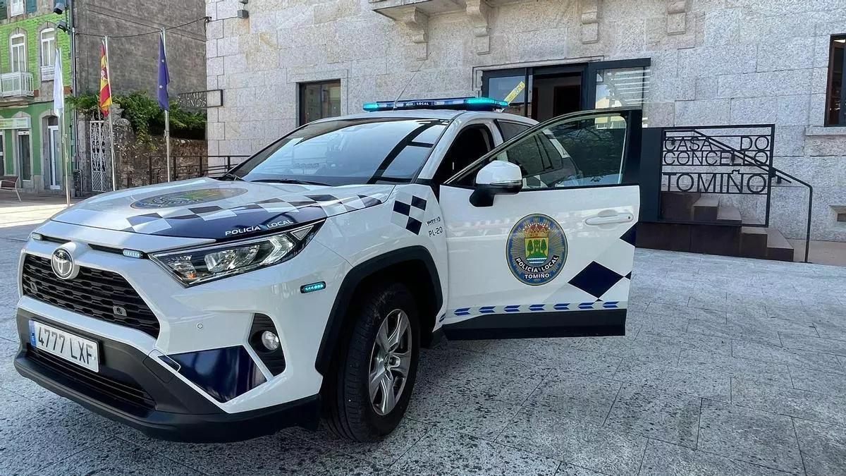 Un vehículo de la Policía Local de Tomiño