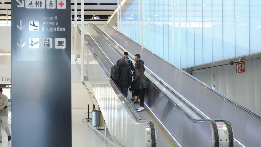 Los futuros trabajadores del aeropuerto han sido los primeros en llegar a Corvera.