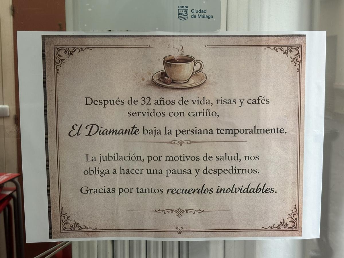 El cartel de despedida que cuelga en la puerta del bar El Diamante.