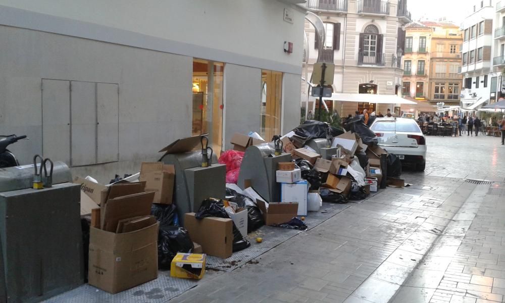 Basura acumulada desde el inicio de la huelga de limpieza en Málaga