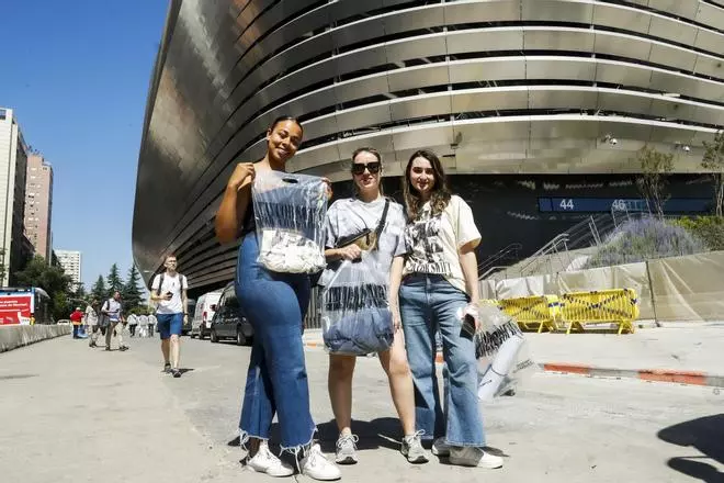 Los fans de Taylor Swift ya esperan al pie del Bernabéu