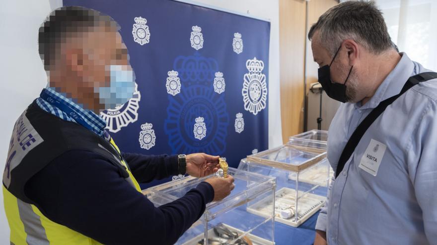 La Policía busca a los dueños de un ‘arsenal’ de joyas robadas en València