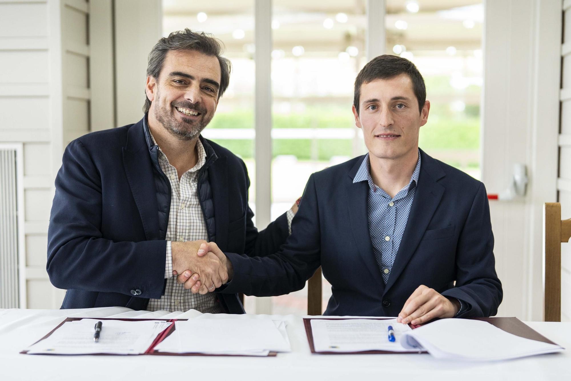 FISTERRA RÚA | A Xunta reforza a seguridade viaria na rúa Mixirica de Fisterra