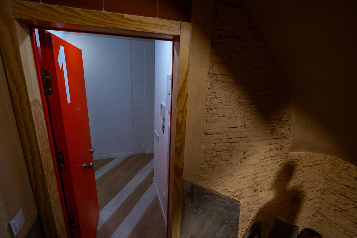 Así ha quedado una finca histórica del Raval rehabilitada como vivienda pública