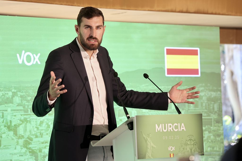 Todas las imágenes de la visita de Santiago Abascal en Murcia este domingo