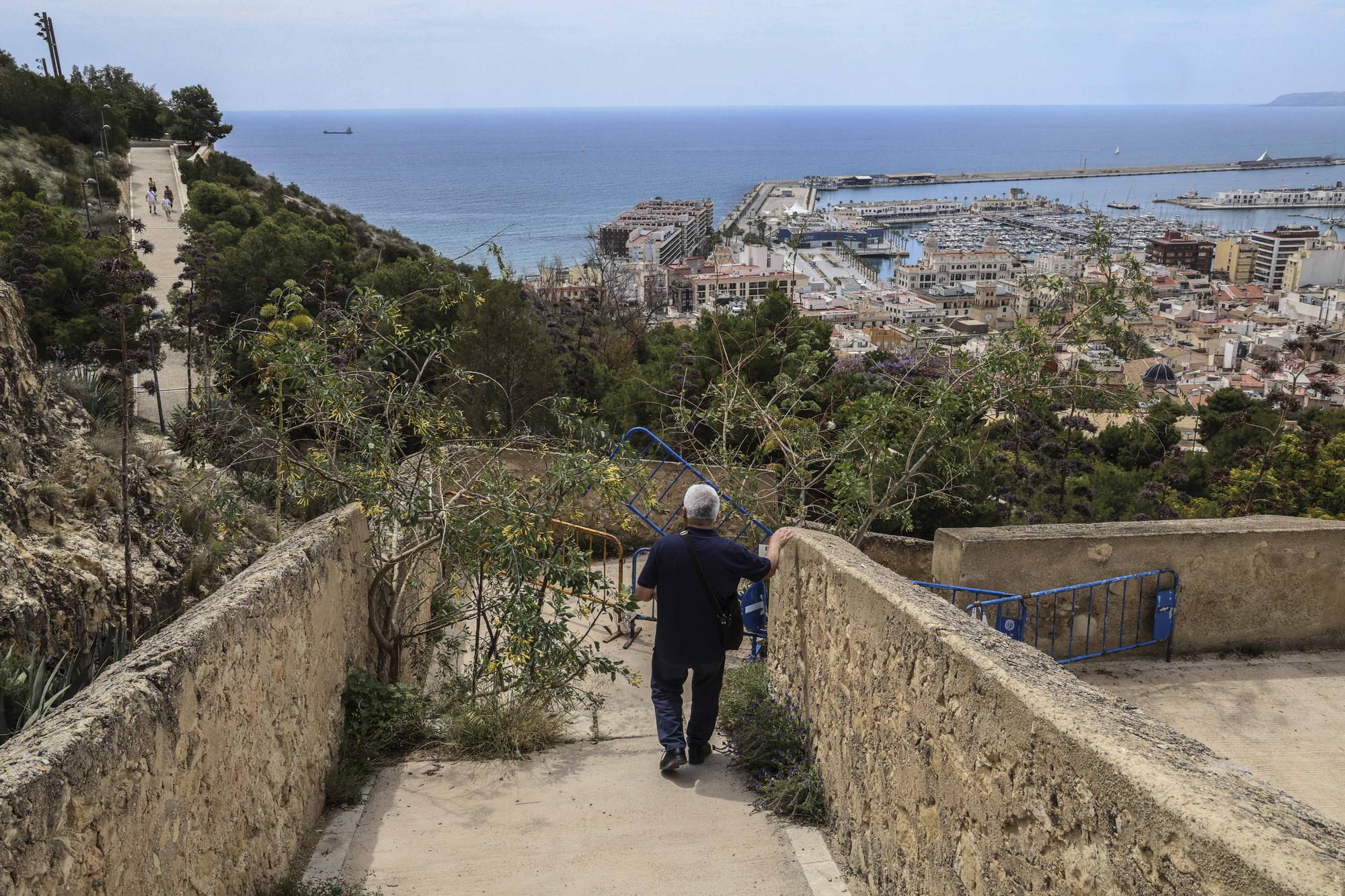 Mal estado de la muralla del Castillo de Santa Bárbara de Alicante