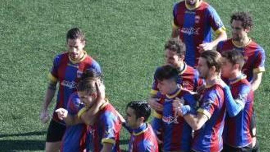 El Eldense cree que podrá jugar la promoción de ascenso si llega ayuda financiera