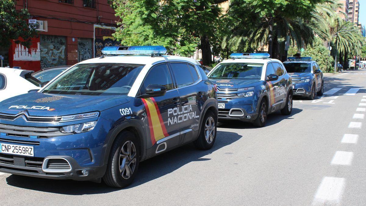 La Policía Nacional ha enviado varias patrullas al lugar de la agresión.