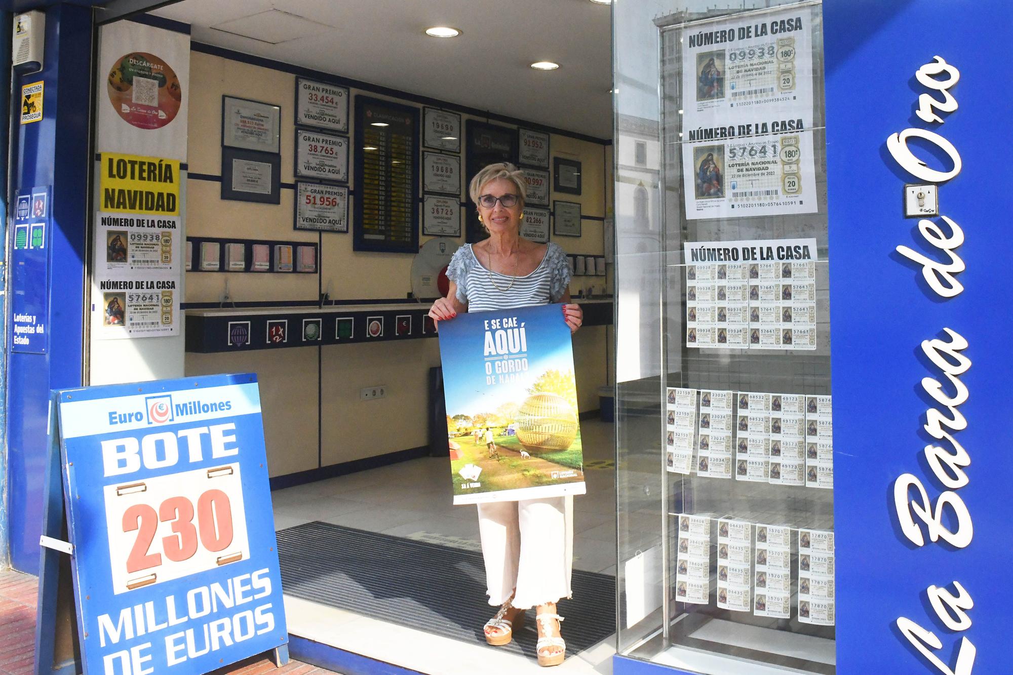 La Lotería de Navidad ya se despacha en A Coruña en plena ola de calor