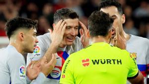 Lewandowski, castigat amb tres partits per la seva expulsió a Pamplona