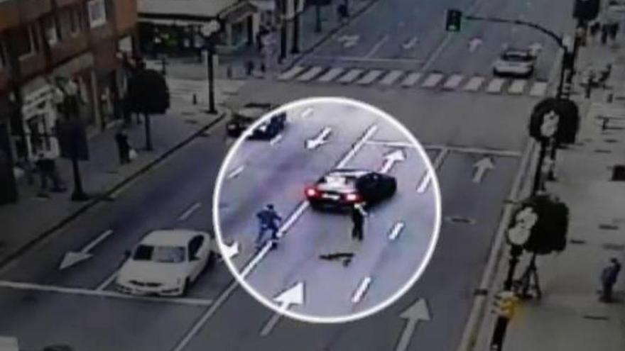 Un conductor ebrio atropella intencionadamente a un joven que circulaba en patinete