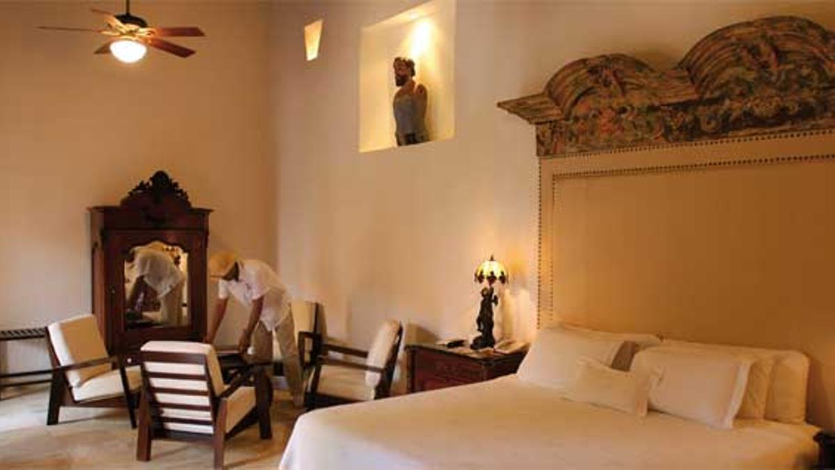 Suite de la Casa del Arzobispado, un hotel boutique en un bello caserón del XVII.