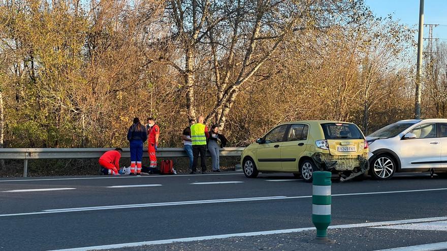 Un choque entre dos vehículos en la N-432 en Córdoba capital se salda con un herido