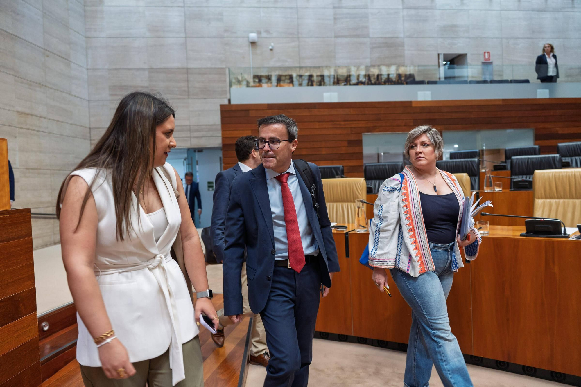 Fotogalería | Las imágenes del pleno en la Asamblea de Extremadura
