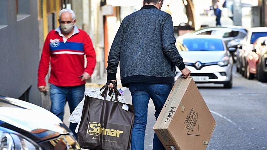 Los comercios locales inician diciembre con esperanza de remontar las ventas