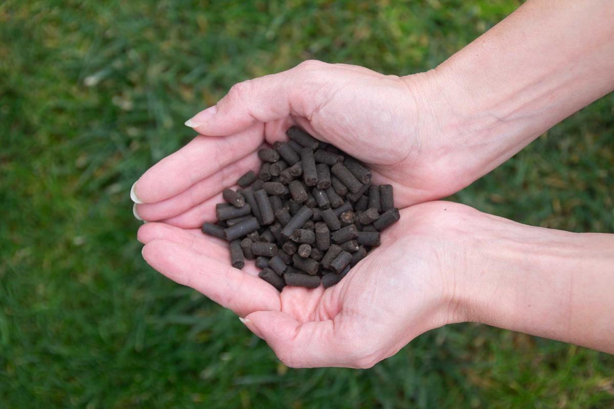 Fertilizante orgánico compostado sólido que se comercializará gracias al tratamiento de purines y estiércoles.