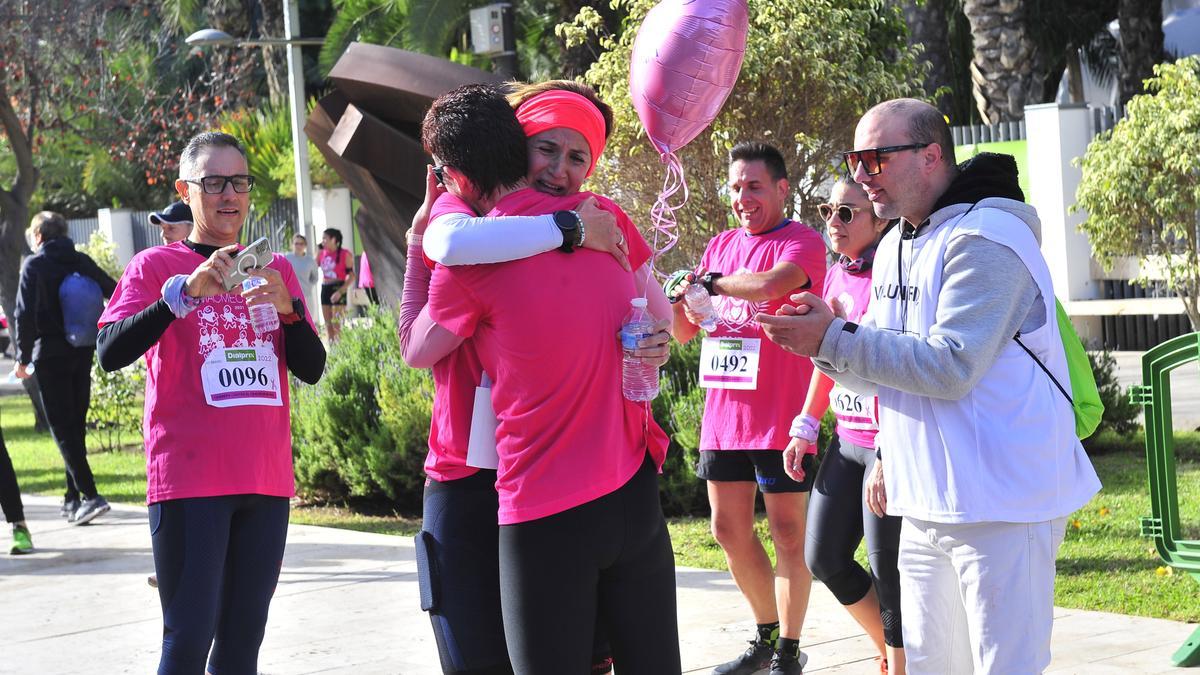 Participantes tras completar la prueba deportiva a favor de Amacmec Elche