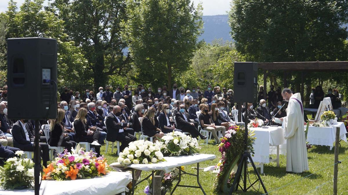 Compañeros y amigos despiden en Girona a Francesc Arnau