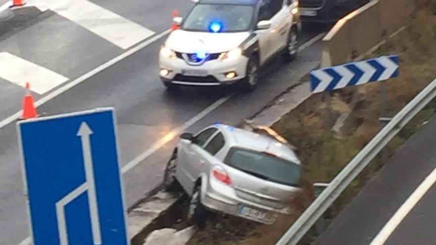 La lluvia provoca dos accidentes en el mismo punto de la CV-31 en menos de 24 horas