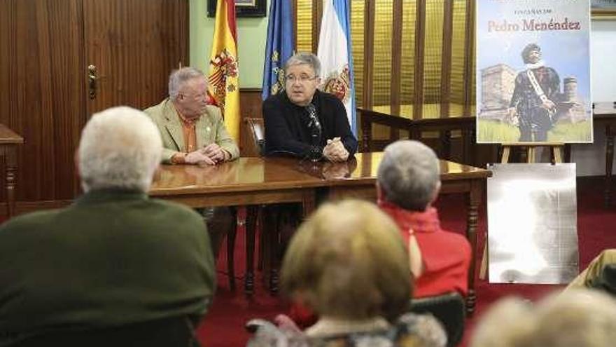 Álvarez presenta su libro en El Casino