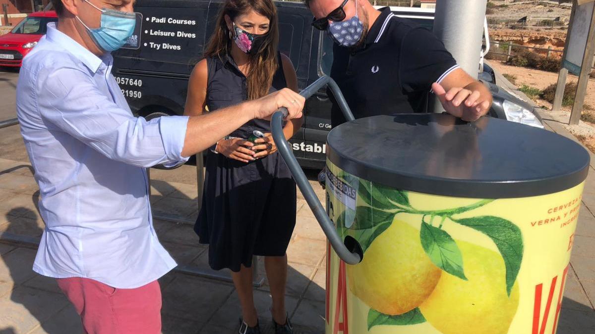 Estrella de Levante instala 60 compactadoras de latas en playas de la Región