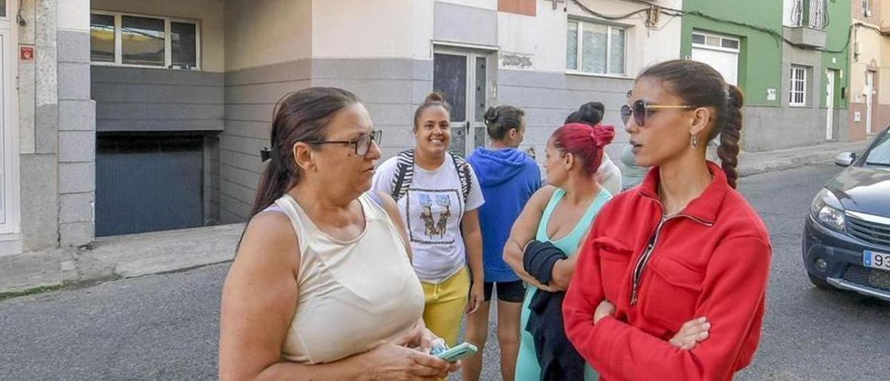 Vecinas del edificio ‘La Ilusión’ en Telde.