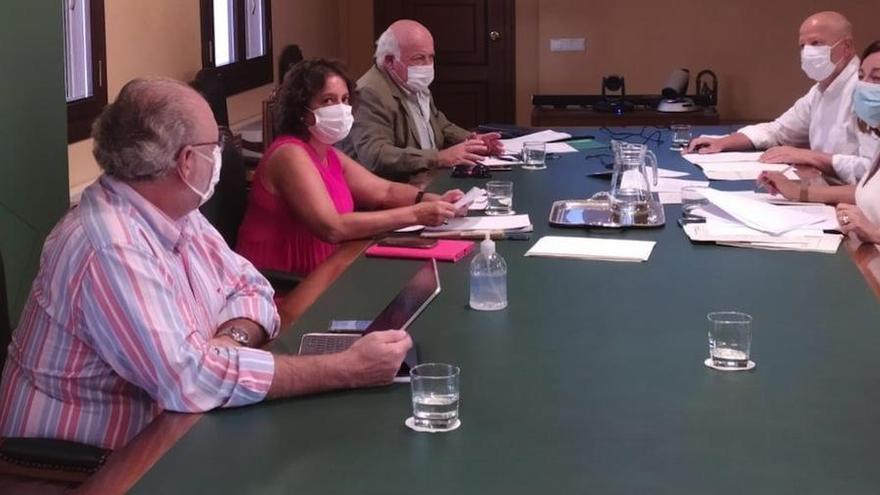 Los consejeros de Sanidad y Educación se reunieron en Córdoba para abordar el inicio del curso.