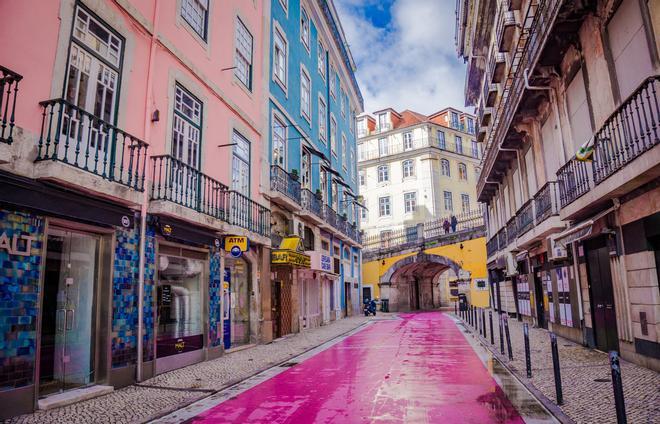 Escapada Lisboa calle rosa
