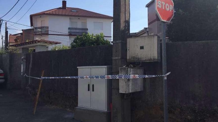 Un nuevo cuadro eléctrico, con la vieja instalación al lado. // G.N.