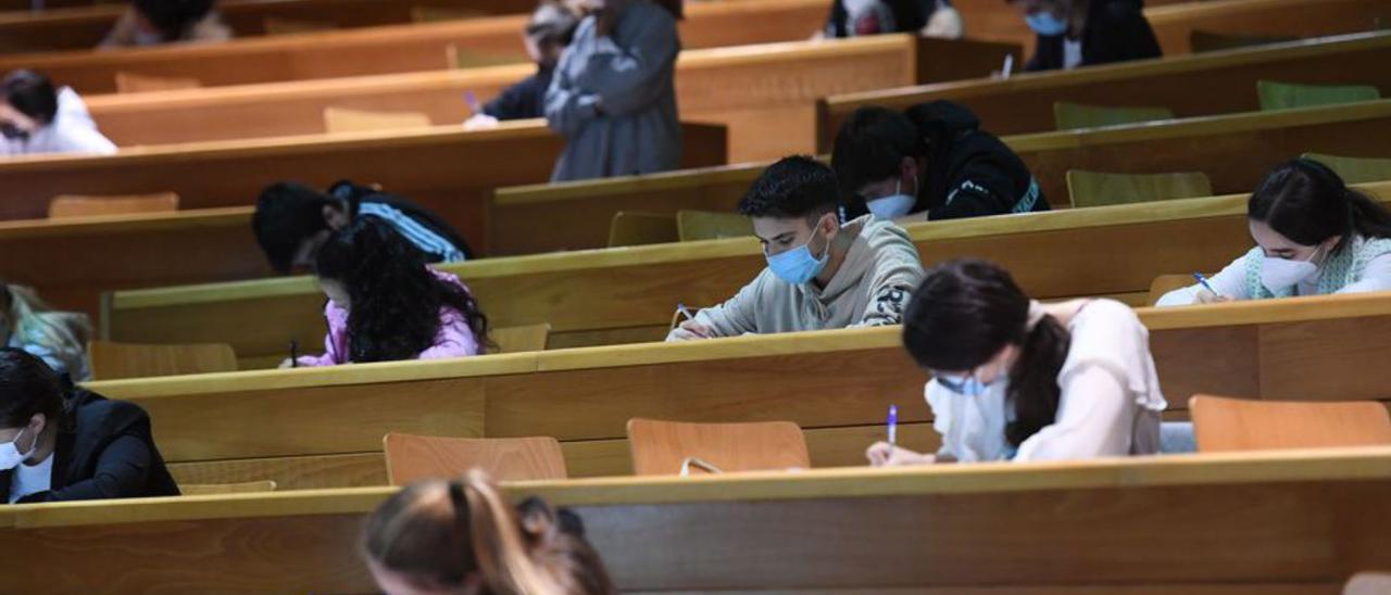 Alumnos en una prueba de la ABAU. |   // CARLOS PARDELLAS