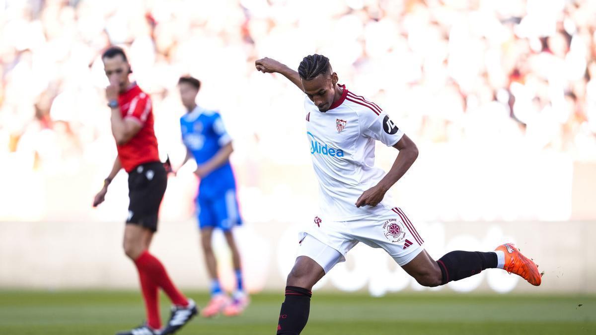 Djibril Sow en una acción en el Sevilla-Real Madrid de Liga