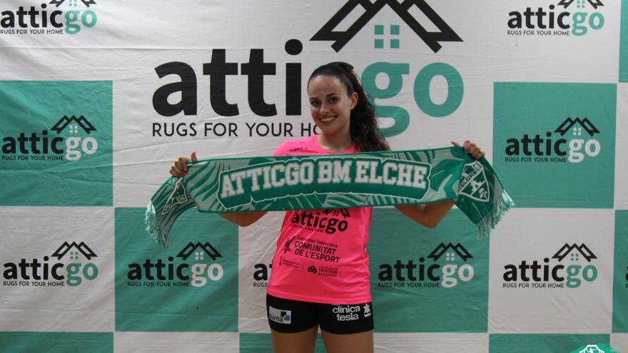 El Atticgo Elche renueva a Patricia Méndez