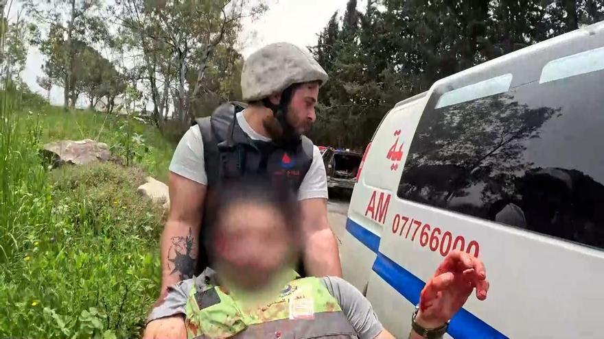El momento en que un bombardeo israelí mata a un paramédico en el sur de Líbano